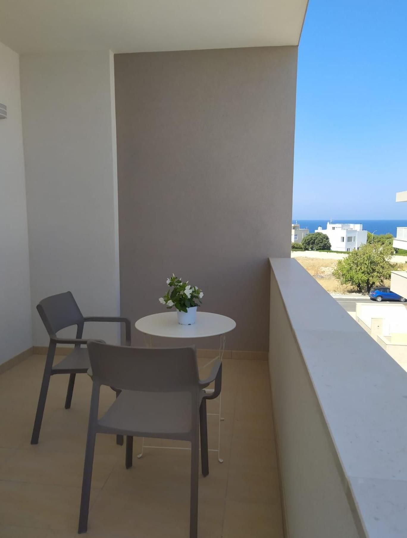 Sea Wind Stanza Con Garage E Ascensore Поліньяно-а-Маре Екстер'єр фото
